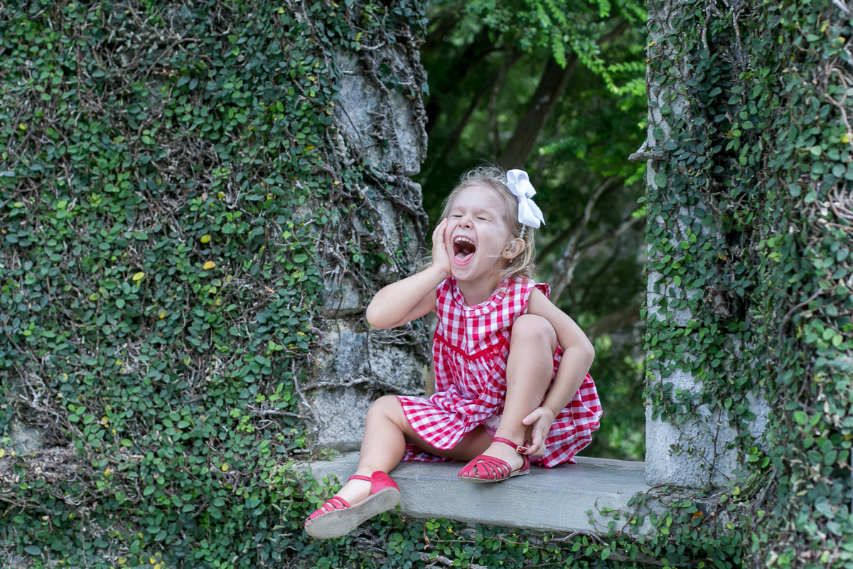 amigas, amizade, infância, kids, crianças, meninas, princesas, bonecas, elas podem ser o que quiserem, loirinhas, loirice, fofas, fofura, bagunça, fotografia de sentimento, fotografia de amizade, fotografia de amor, fotografia de hist&
