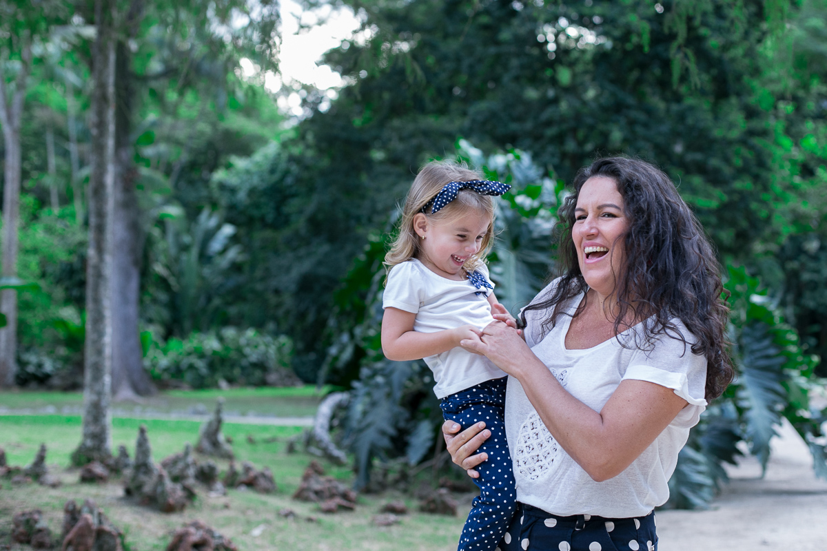 tal mãe, tal filha, ensaio infantil, ensaio família, mãe, amor, bagunça, crianças, alegria, farra, diversão, rio de janeiro, foto mãe e filha, lindas, sorriso, fotografia de amor, dia das mães