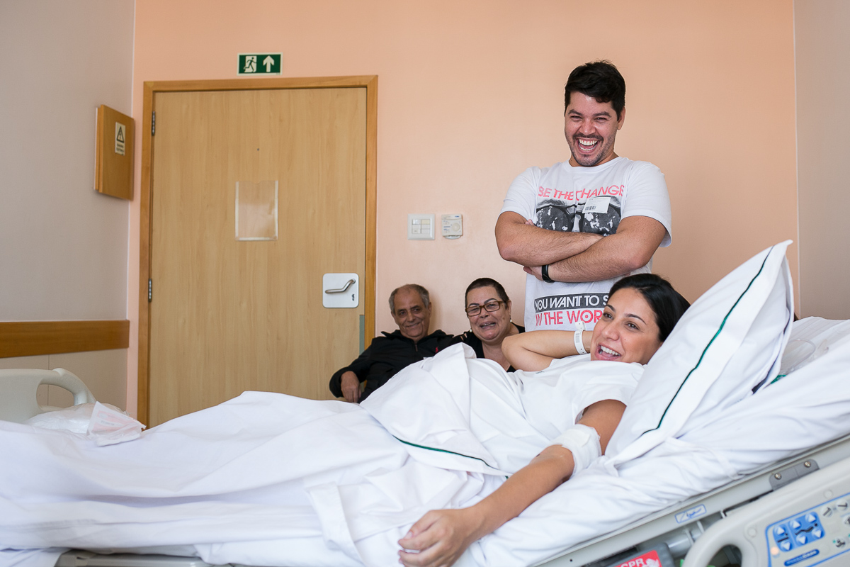 fotografia de parto, fotógrafa de parto, birth photographer, birth photography, cesarean, mãe, pai, família, amigos, casa de saúde são josé, rio de janeiro, maternidade, gestação, últimos minu