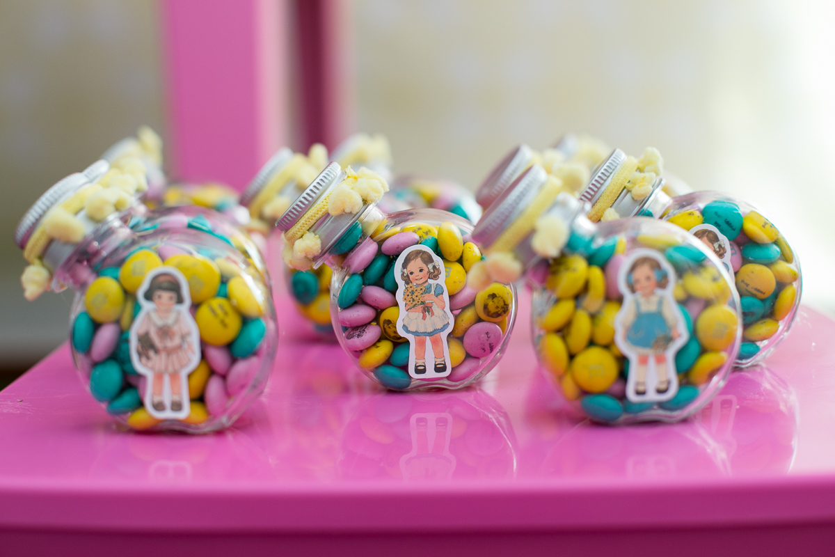 decoração, festa de menina, mundo cor de rosa, paper doll, parabéns, três anos, amigos, família, amor, felicidade, bagunça, circo, pintura, cowboy, parabéns, bolo, bonecas