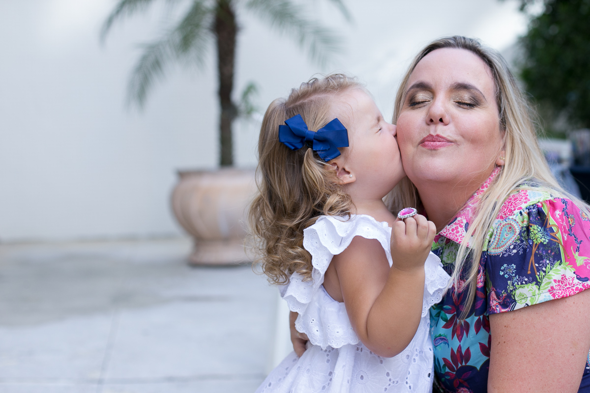 decoração, festa de menina, mundo cor de rosa, paper doll, parabéns, três anos, amigos, família, amor, felicidade, bagunça, circo, pintura, cowboy, parabéns, bolo, bonecas