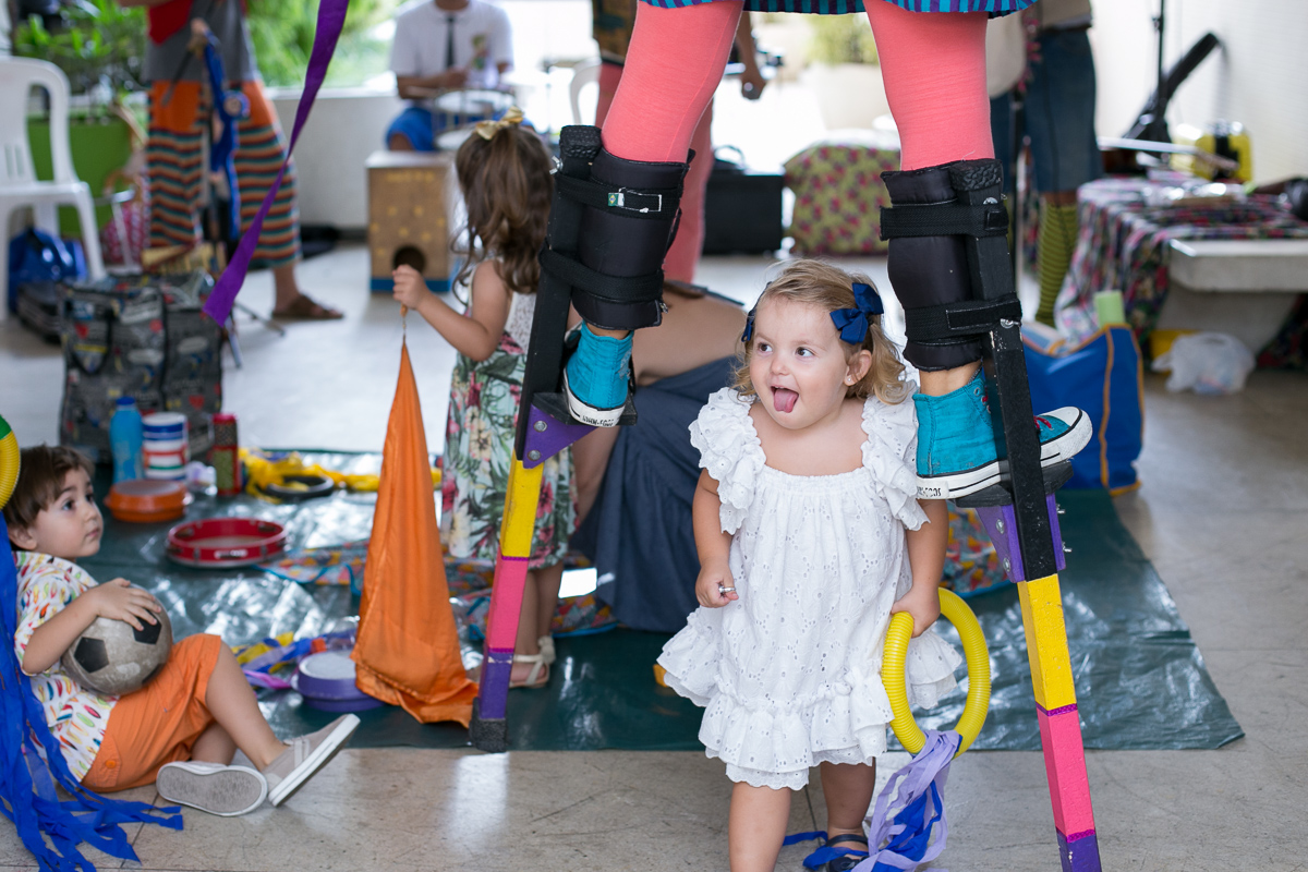 decoração, festa de menina, mundo cor de rosa, paper doll, parabéns, três anos, amigos, família, amor, felicidade, bagunça, circo, pintura, cowboy, parabéns, bolo, bonecas