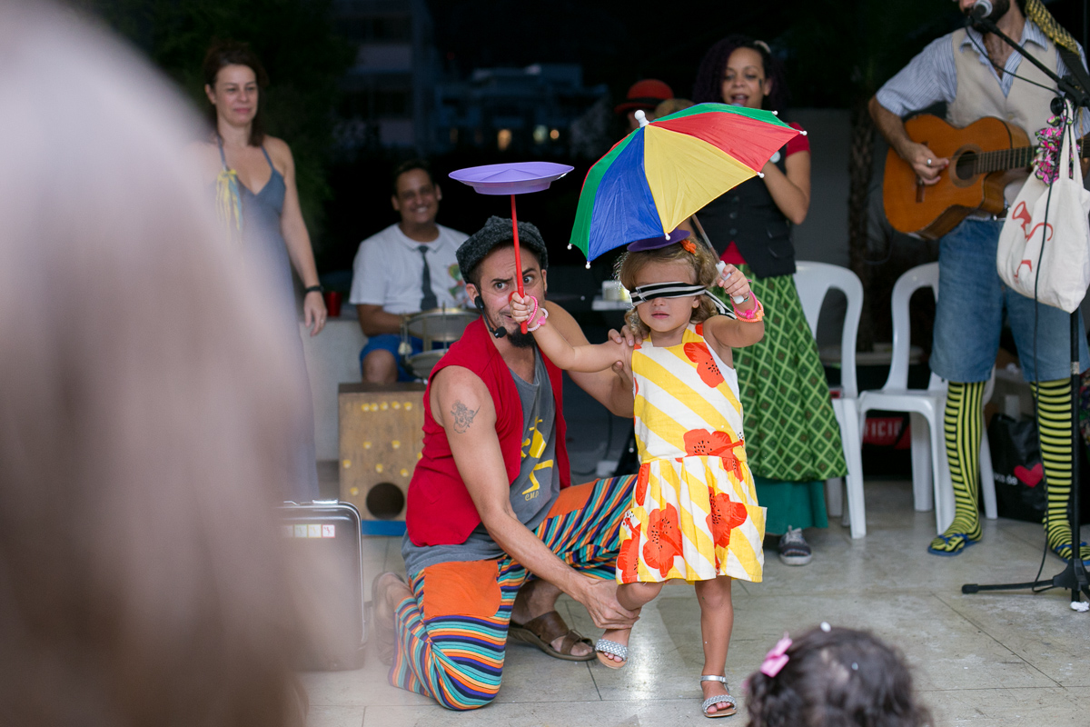 decoração, festa de menina, mundo cor de rosa, paper doll, parabéns, três anos, amigos, família, amor, felicidade, bagunça, circo, pintura, cowboy, parabéns, bolo, bonecas