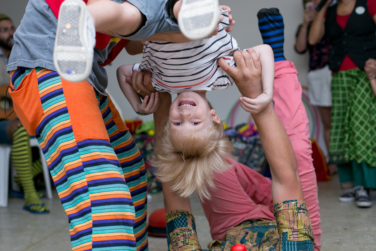 decoração, festa de menina, mundo cor de rosa, paper doll, parabéns, três anos, amigos, família, amor, felicidade, bagunça, circo, pintura, cowboy, parabéns, bolo, bonecas