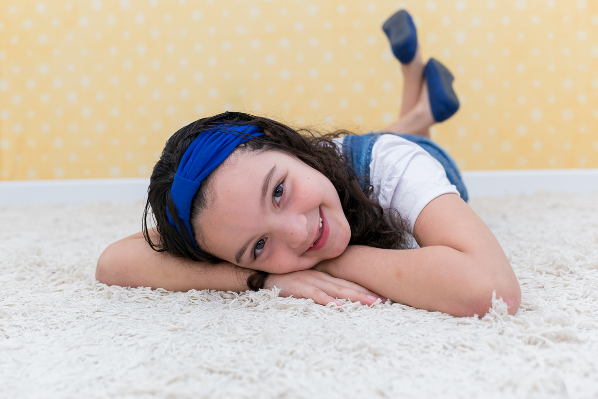 mãe de menina, ensaio infantil, ensaio fotografico, ensaio de irmãs, fotografia de família, fotografia de crianças, fotografia de amor, tinta, bagunça, baby, bolinha de sabão, bagunça, alegria