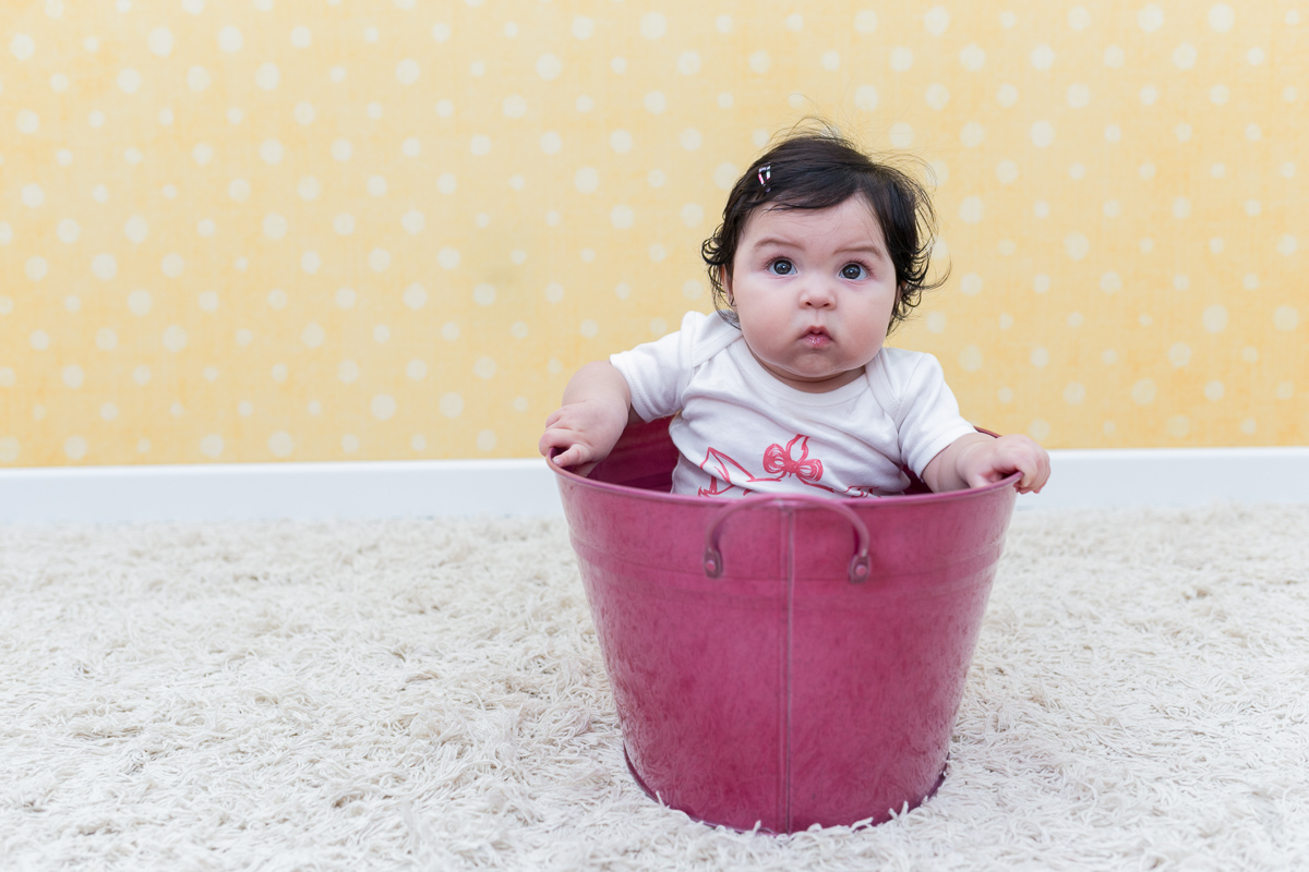 mãe de menina, ensaio infantil, ensaio fotografico, ensaio de irmãs, fotografia de família, fotografia de crianças, fotografia de amor, tinta, bagunça, baby, bolinha de sabão, bagunça, alegria
