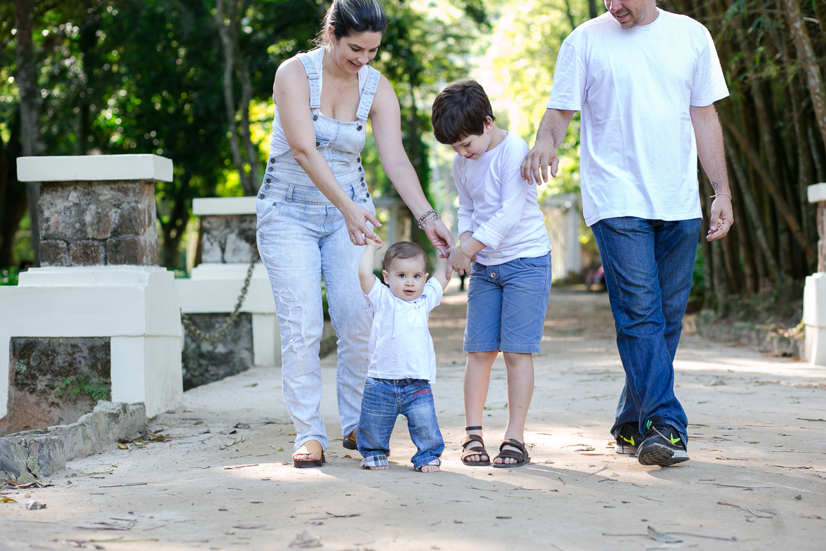 ensaio família, mãe de menino, fotografia de família, fotografia de amor, jardim botânico, irmãos, diversão, alegria, dia feliz