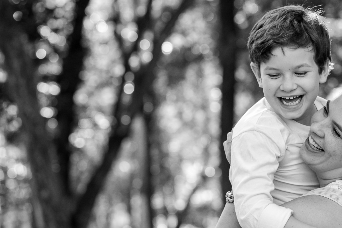 ensaio família, mãe de menino, fotografia de família, fotografia de amor, jardim botânico, irmãos, diversão, alegria, dia feliz
