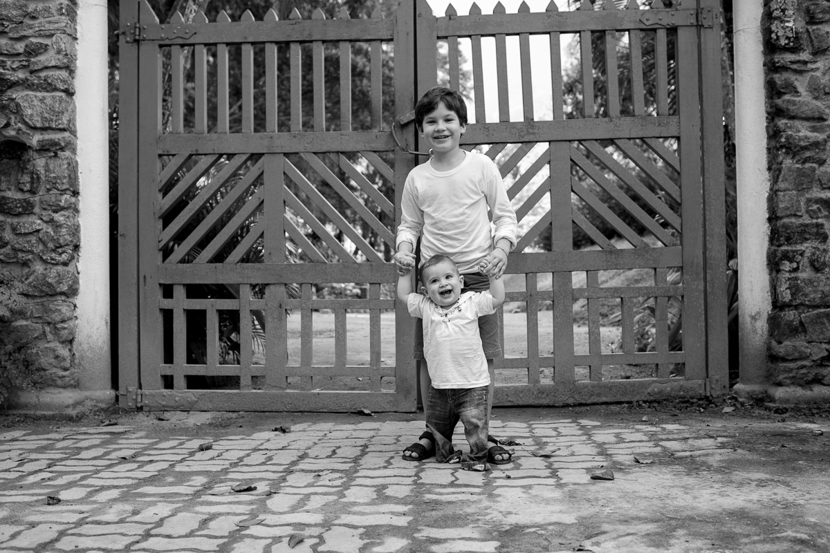 ensaio família, mãe de menino, fotografia de família, fotografia de amor, jardim botânico, irmãos, diversão, alegria, dia feliz