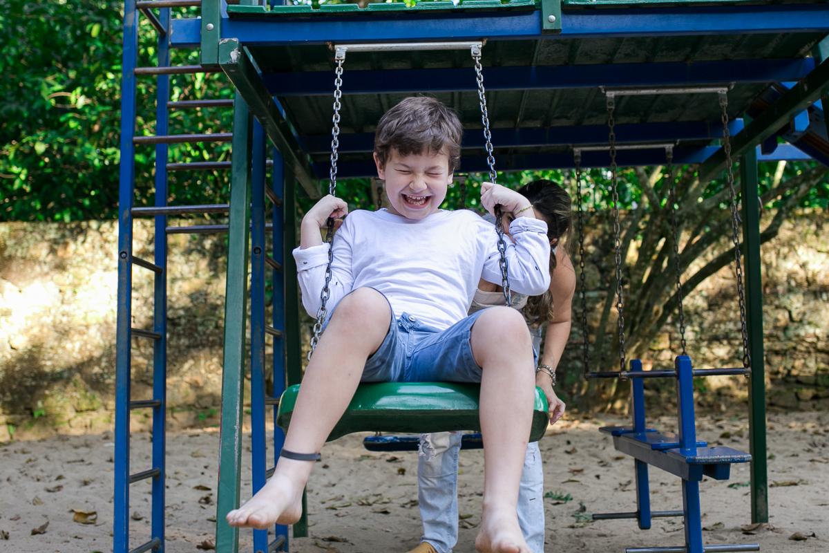 ensaio família, mãe de menino, fotografia de família, fotografia de amor, jardim botânico, irmãos, diversão, alegria, dia feliz