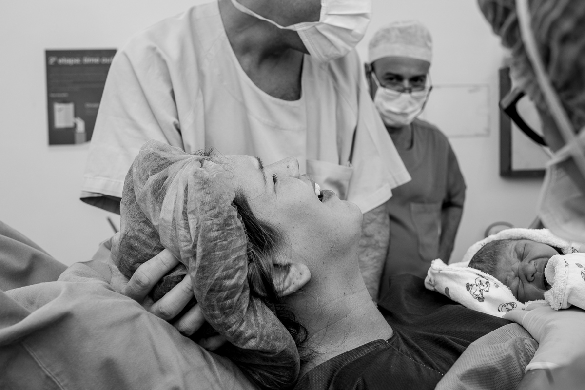 parto normal, fotografia de parto, birth photography, born, baby, mãe, fotografia de amor, família, nascimento