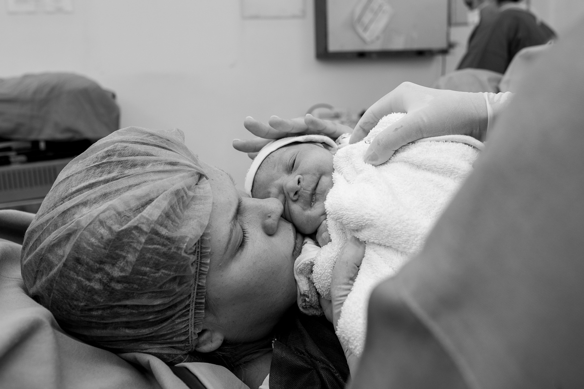 parto normal, fotografia de parto, birth photography, born, baby, mãe, fotografia de amor, família, nascimento