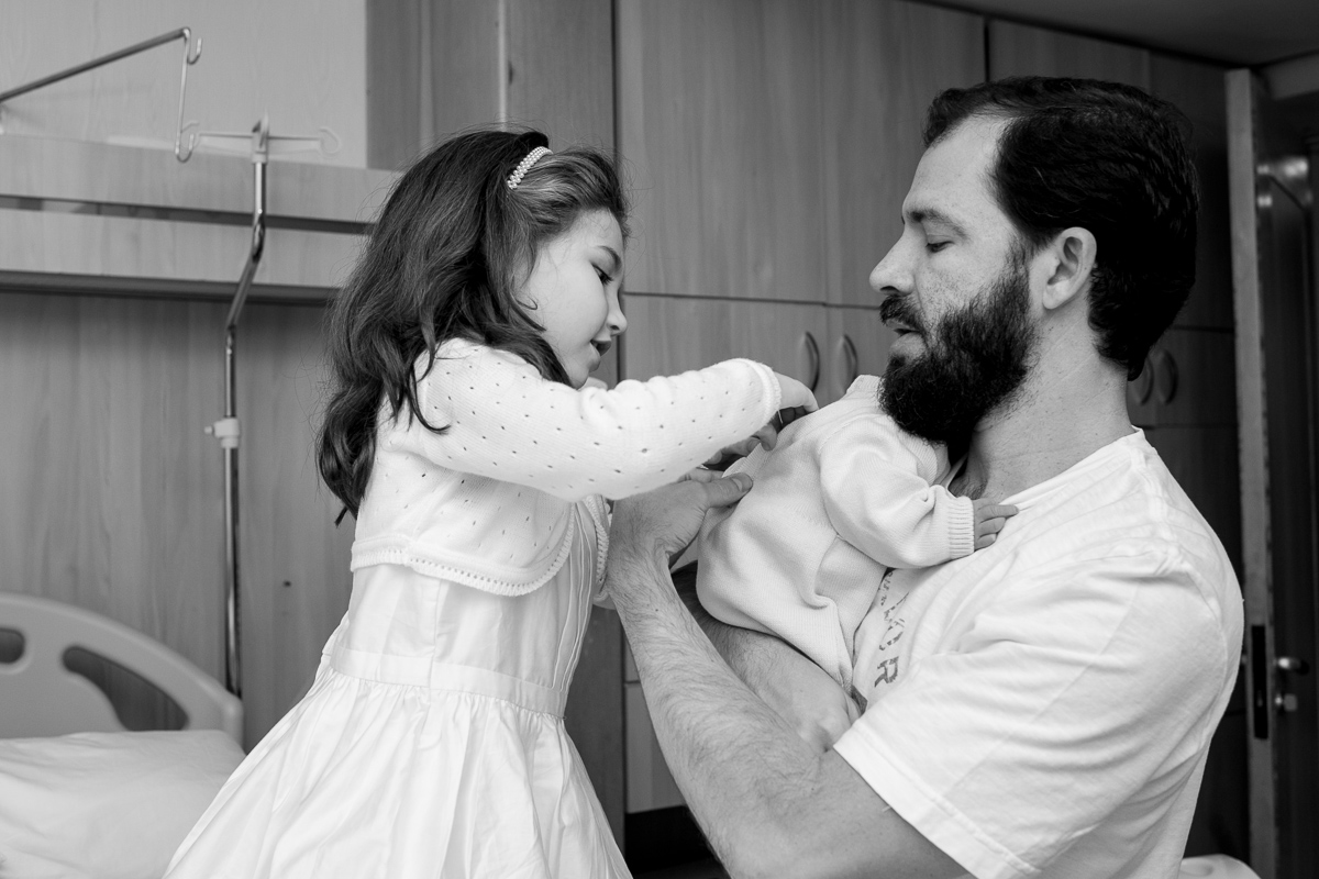 newbornlifestyle, nascimento, maternidade, baby, menina, its a girl, rio de janeiro, pós parto, família, fotografia de amor, irmãs, mãe de menina, nasceu