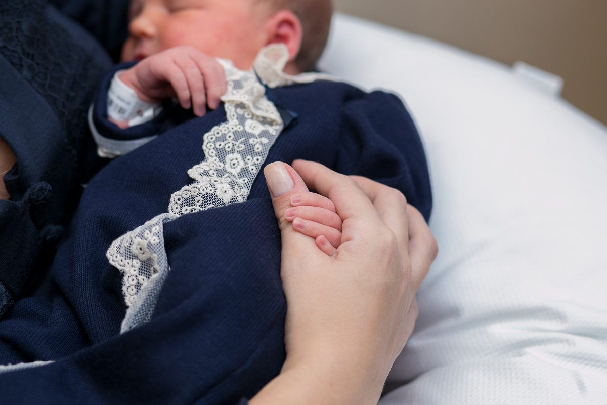 newbornlifestyle, nascimento, maternidade, baby, menina, its a girl, rio de janeiro, pós parto, família, fotografia de amor, irmãs, mãe de menina, nasceu