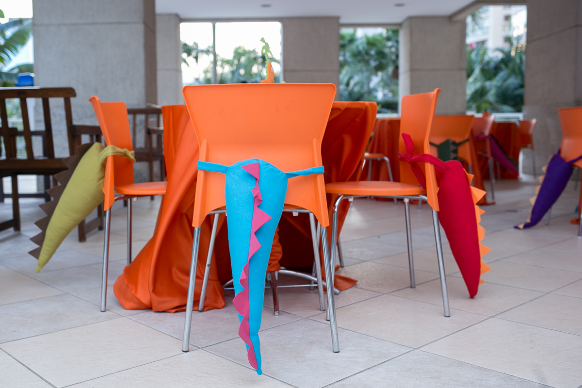 festa infantil, rio de janeiro, festa de menino, dinossauros, decoração, família, bolo, parabéns, fotografia de família