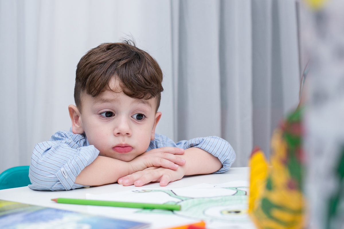 festa infantil, rio de janeiro, festa de menino, dinossauros, decoração, família, bolo, parabéns, fotografia de família