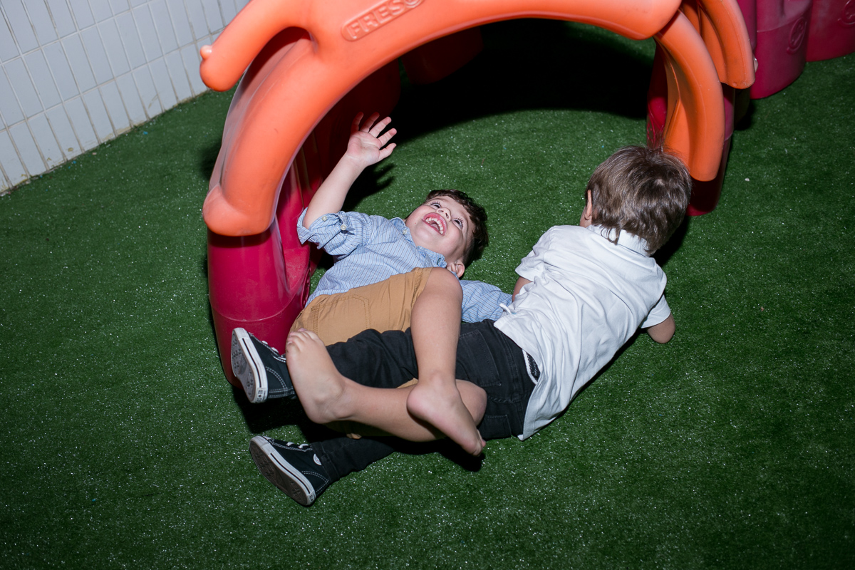 festa infantil, rio de janeiro, festa de menino, dinossauros, decoração, família, bolo, parabéns, fotografia de família