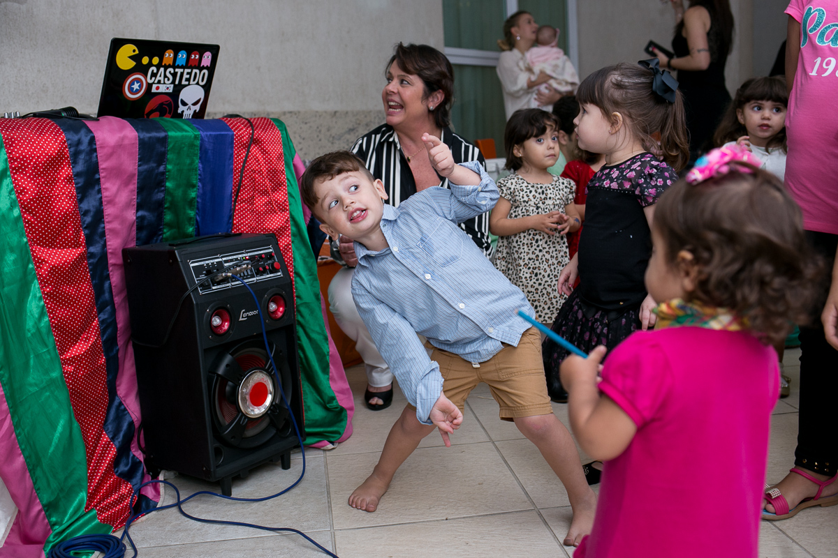 festa infantil, rio de janeiro, festa de menino, dinossauros, decoração, família, bolo, parabéns, fotografia de família
