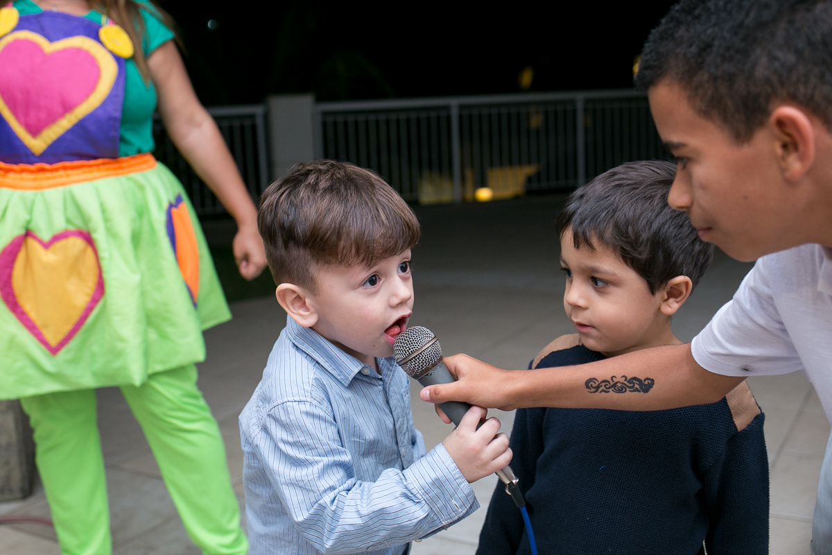 festa infantil, rio de janeiro, festa de menino, dinossauros, decoração, família, bolo, parabéns, fotografia de família