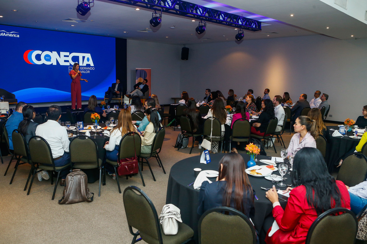 Palestra no Tivoli Mofarrej SP - Bakker Imagem