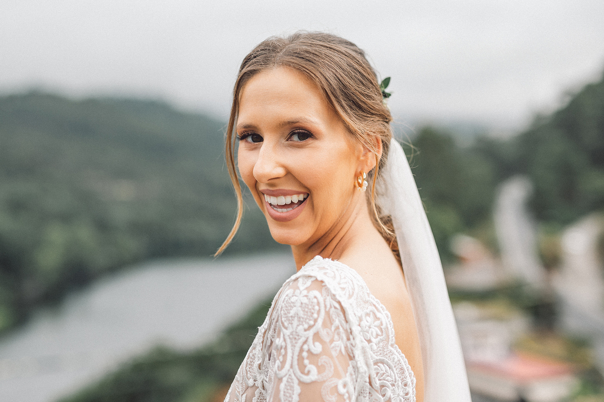 noiva; casamento; marco de canaveses; quinta de alvre; gondomar; wedding; vestido; renda; véu;