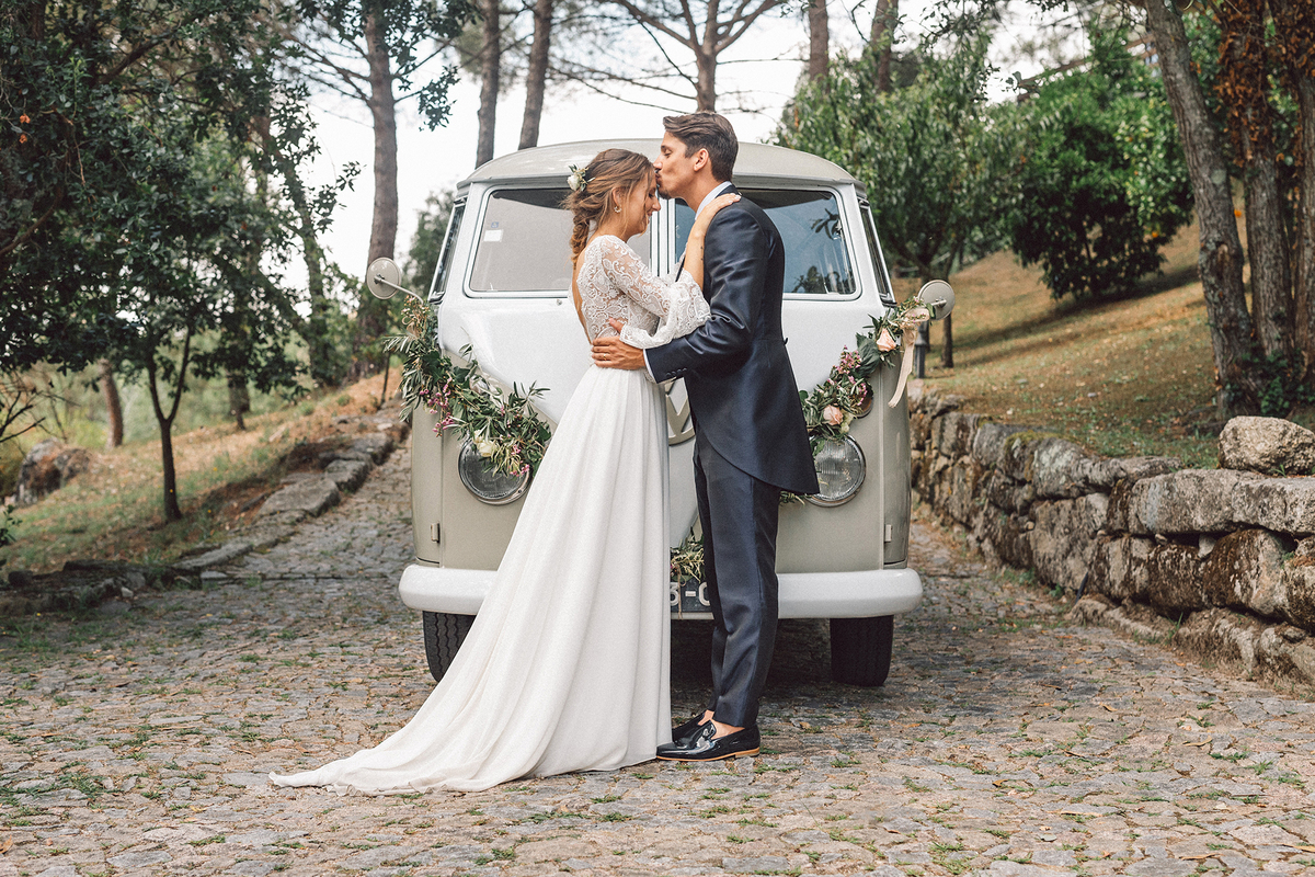 noivos; casamento; marco de canaveses; quinta de alvre; gondomar; wedding; volkswagen; flores;
