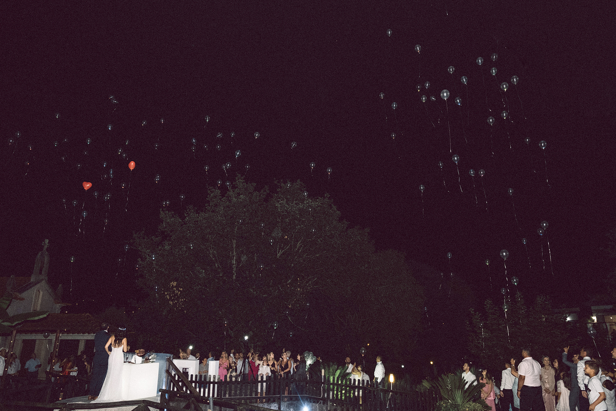 noivos; casamento; penafiel; quinta vale de campos; wedding; corte do bolo; sparkles; balões; brinde