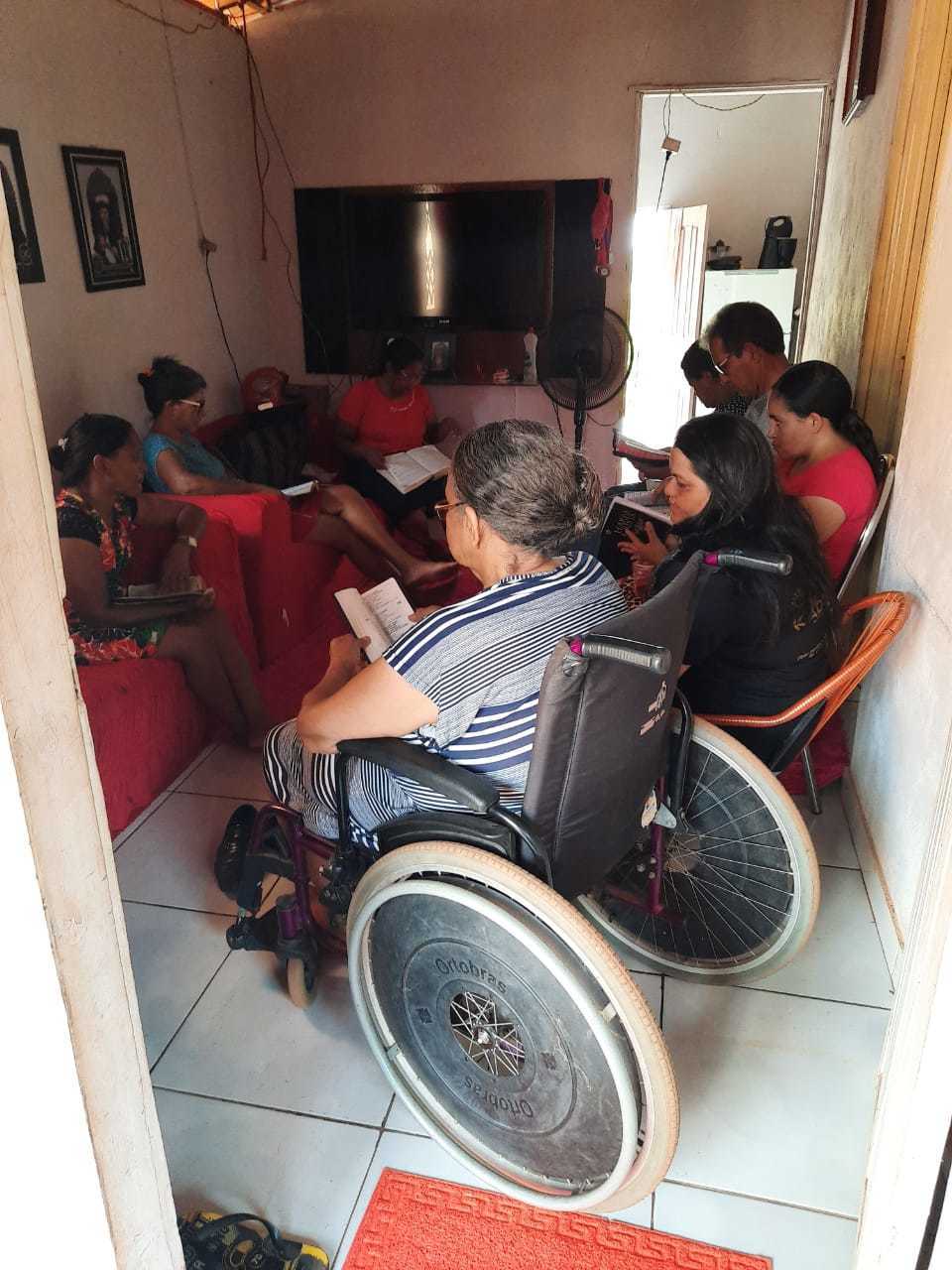 Louvor e a palavra nas casas