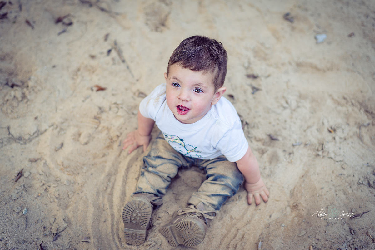 Brincado com areia