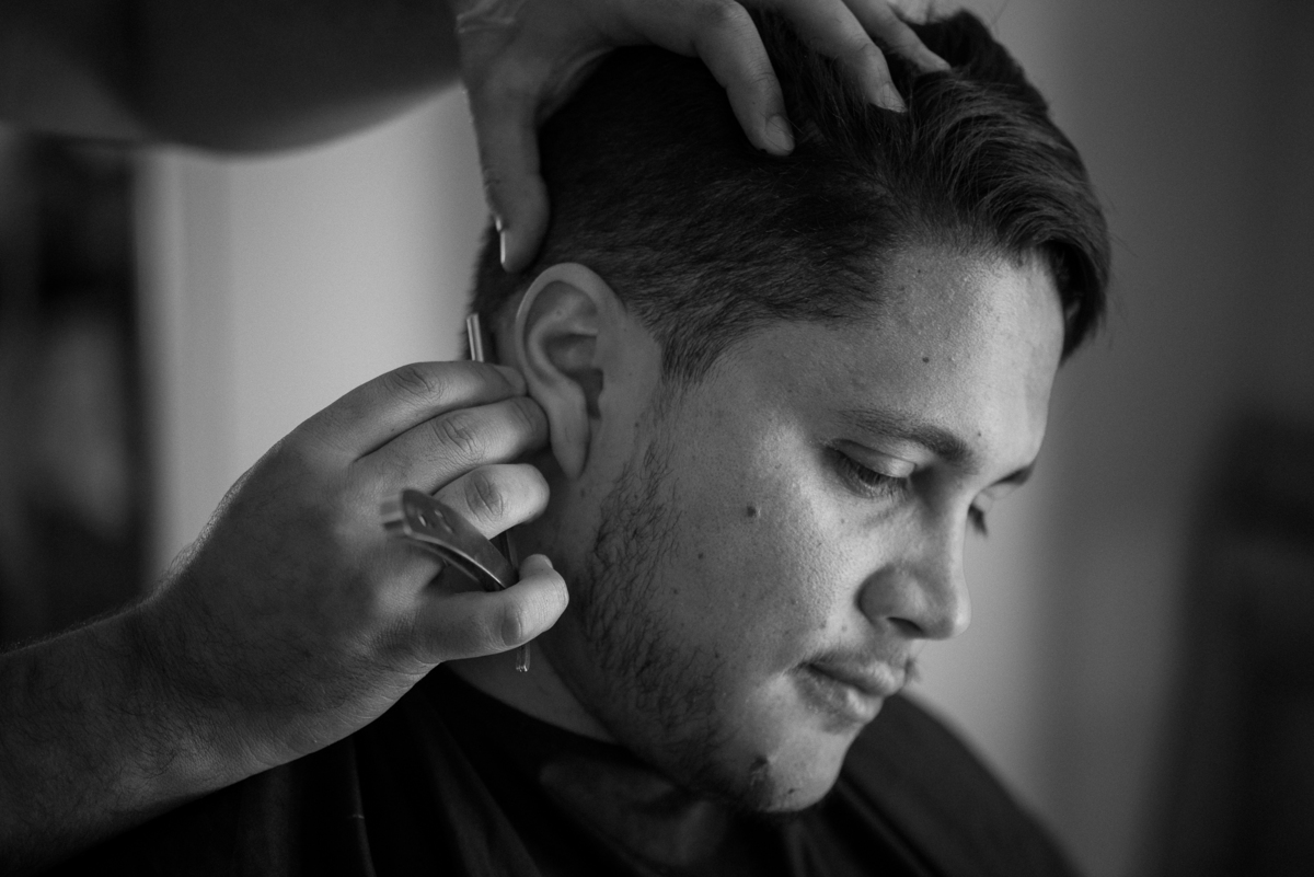 noivo fazendo o cabelo