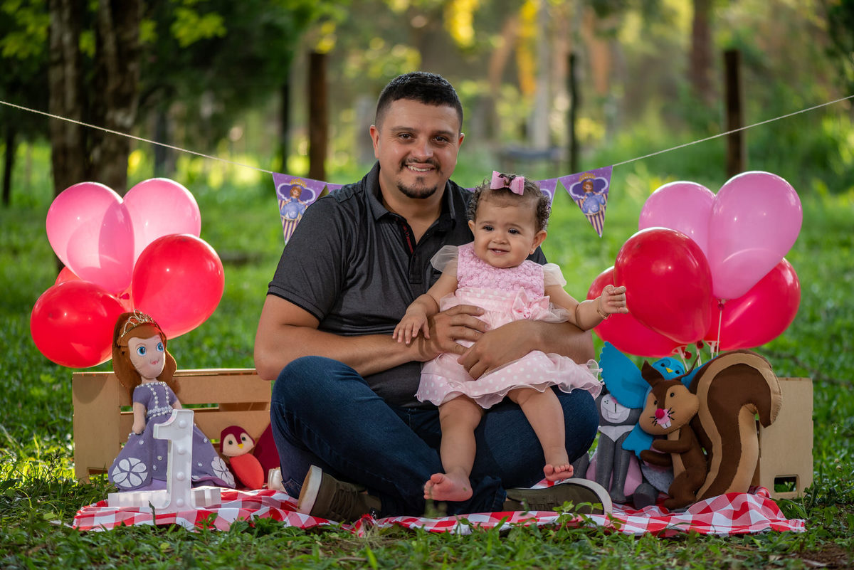 Criança se divertindo com o papai em Itanhandu