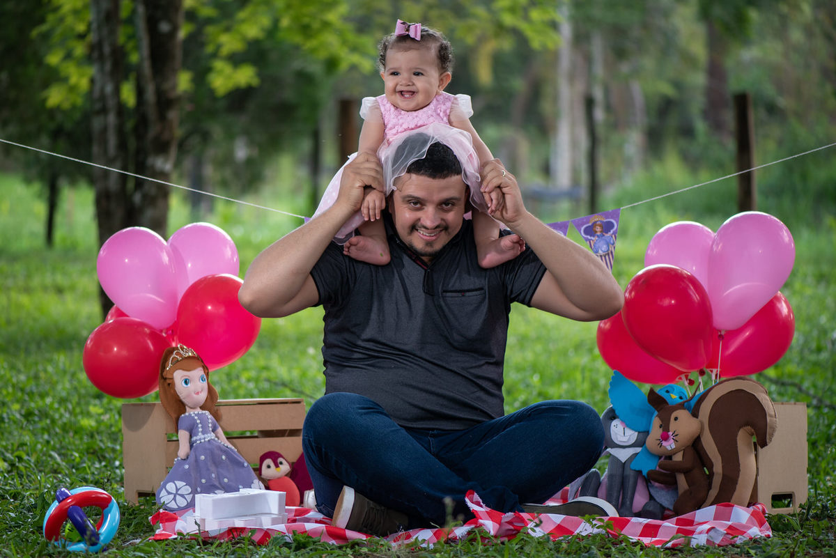 Criança se divertindo com o papai em Itanhand