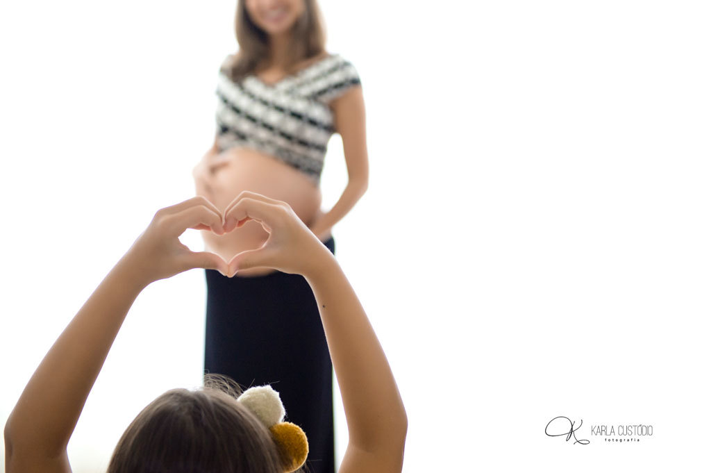 GESTAÇÃO GESTANTE estúdio ENSAIO AMOR COMPANHEIRISMO FILHOS irmã FILHA MÃE PAI AMOR PARCERIA CONFIANÇA 