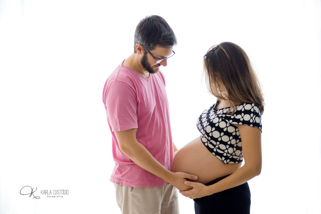 GESTAÇÃO GESTANTE estúdio ENSAIO AMOR COMPANHEIRISMO FILHOS irmã FILHA MÃE PAI AMOR PARCERIA CONFIANÇA 