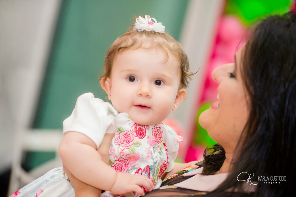 festa infantil, decoração. menina, irmãs, moranguinho, moranguinho-baby, rosa, vermelho,  colorido, cores, diversão, aniversário, vitória-es, família, mãe