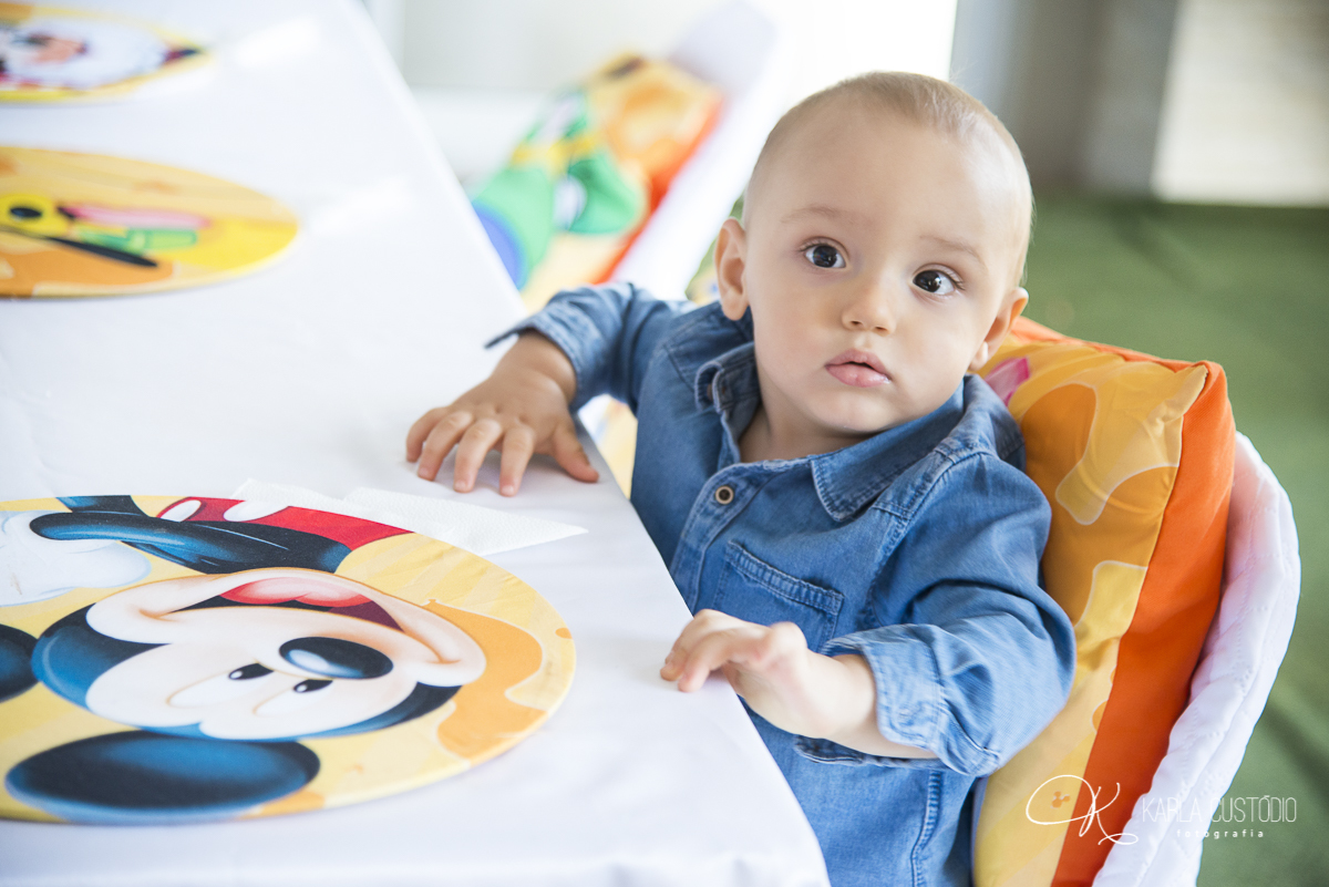 aniversário infantil, decoração, Mickey Mouse, azul, amarelo, vermelho, doce, mesa de doce, menino, filho, festa infantil, sonho, mesa, almofada, souplat
