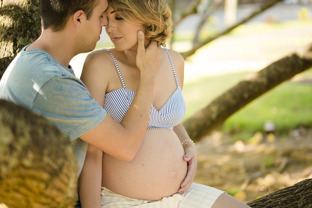 gestação, gestante, grávida, gravidez, maternidade, mãe, parque, campo, jardim, ensaio, ensaio fotográfico, sessão de fotos, dia lindo, luz divina, luz dourada, 