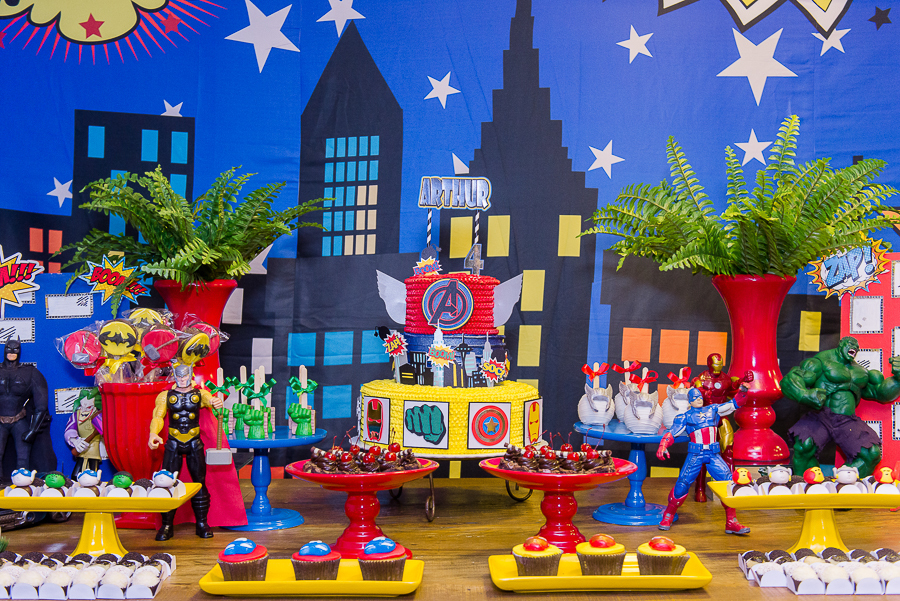 festa infantil, aniversário, bday, vingadores, liga da justiça, batmam, fantasia, família, aniversário infantil, Praia da Costa, criança, menino, irmão