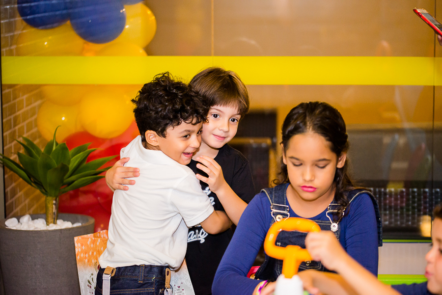 festa infantil, aniversário, bday, vingadores, liga da justiça, batmam, fantasia, família, aniversário infantil, Praia da Costa, criança, menino, irmão