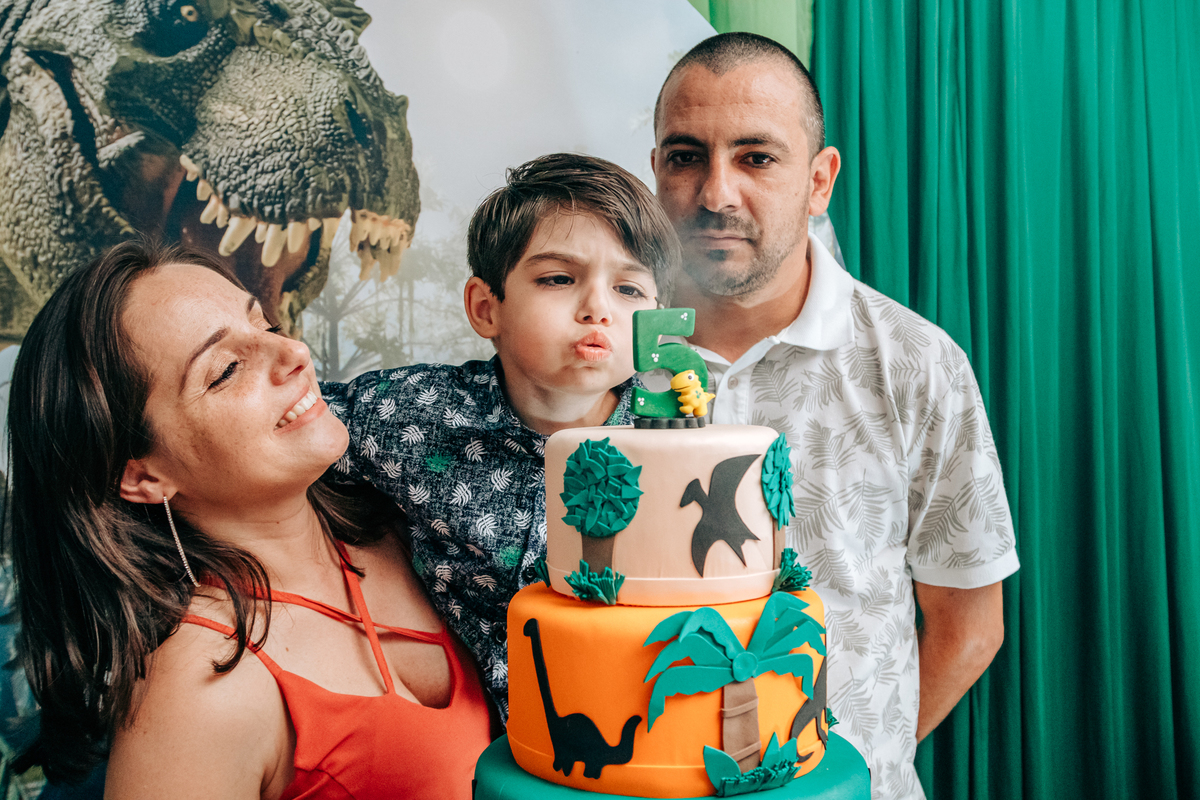 Fotógrafa fotografo de festa infantil aniversário florianópolis são josé palhoça biguaçu sc tema dinossauro decoração