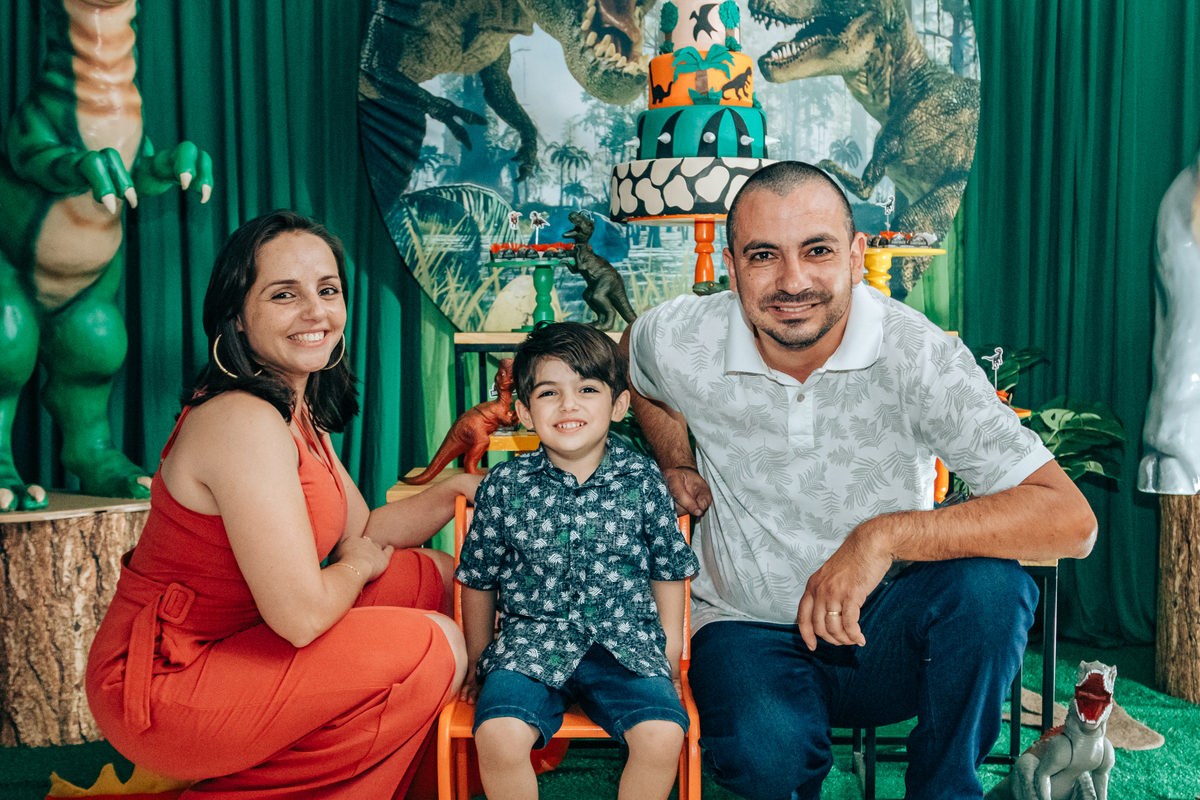 Fotógrafa fotografo de festa infantil aniversário florianópolis são josé palhoça biguaçu sc tema dinossauro decoração