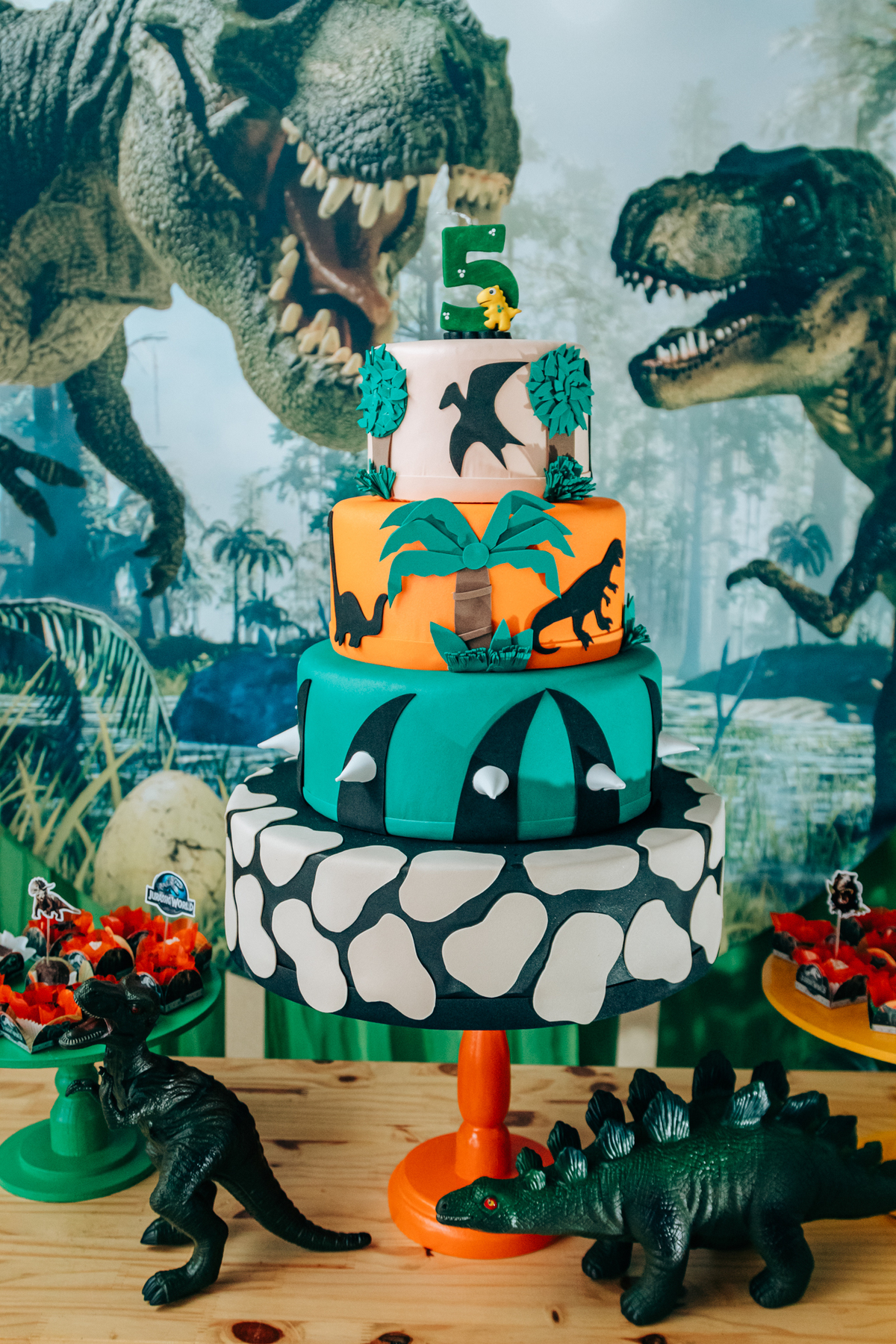 Fotógrafa fotografo de festa infantil aniversário florianópolis são josé palhoça biguaçu sc tema dinossauro decoração