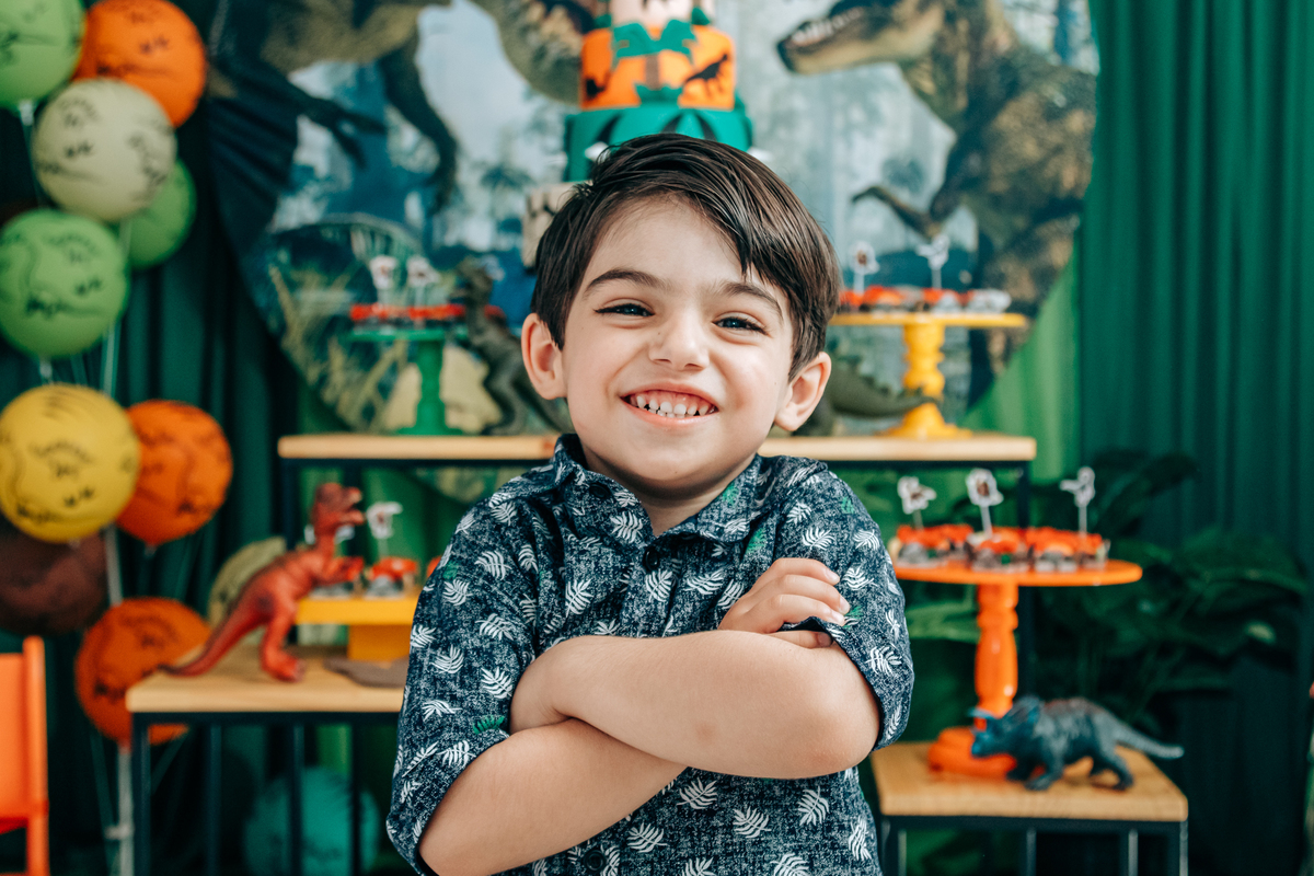 Fotógrafa fotografo de festa infantil aniversário florianópolis são josé palhoça biguaçu sc tema dinossauro decoração