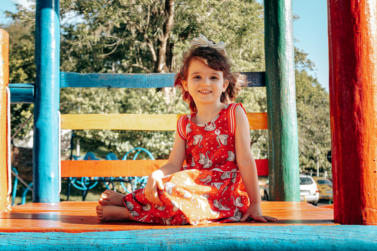 Fotografia de familia infantil fotografa grande florianopolis são josé palhoça especializada em infantil e familia parque e praia silhueta ensaio book foto criança se divertindo natural leve brincar diversão