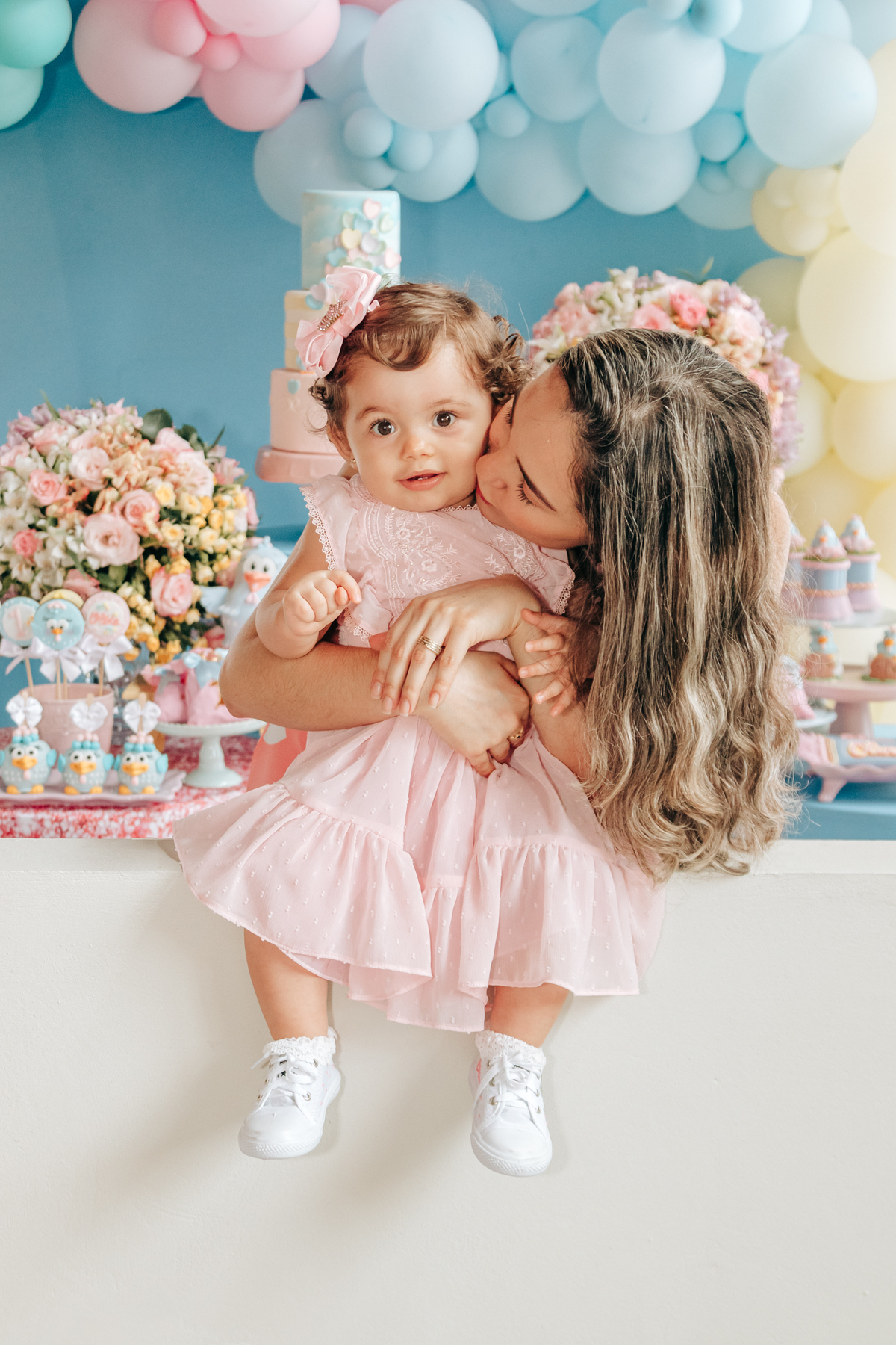 Aniversário infantil decoração luxo galinha pintadinha 1 ano em florianopolis sc scotti produções fotografa thayane peters fotografia especializada em familias doces personalizados