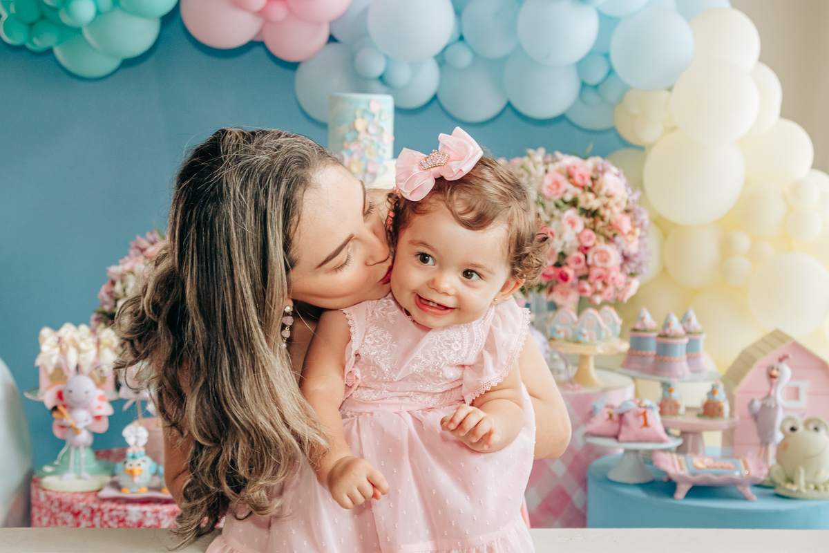 Aniversário infantil decoração luxo galinha pintadinha 1 ano em florianopolis sc scotti produções fotografa thayane peters fotografia especializada em familias doces personalizados