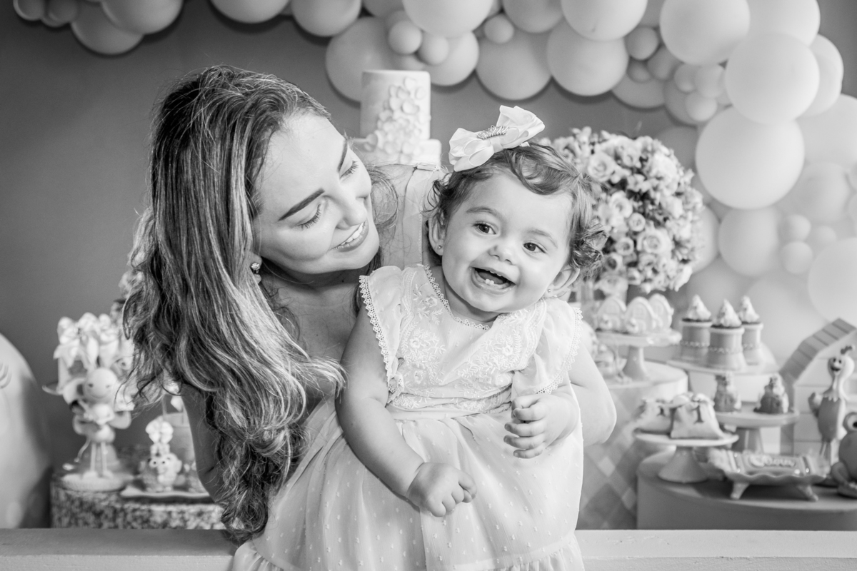 Aniversário infantil decoração luxo galinha pintadinha 1 ano em florianopolis sc scotti produções fotografa thayane peters fotografia especializada em familias doces personalizados