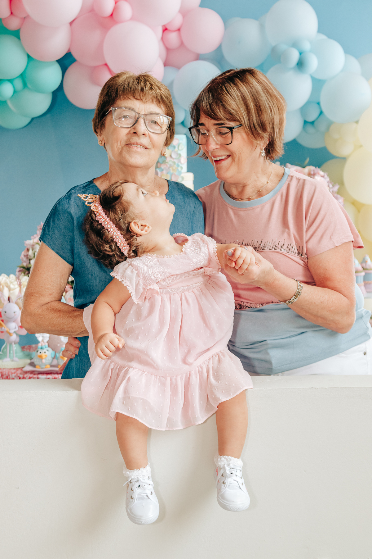 Aniversário infantil decoração luxo galinha pintadinha 1 ano em florianopolis sc scotti produções fotografa thayane peters fotografia especializada em familias doces personalizados