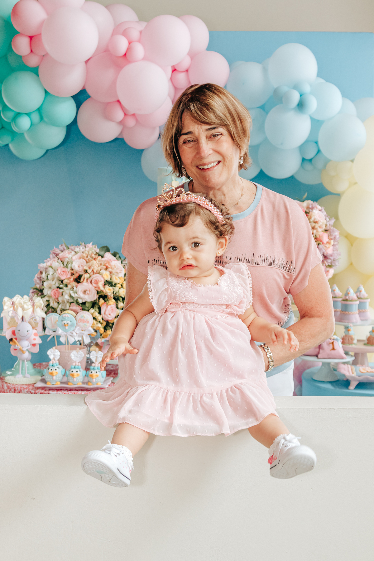 Aniversário infantil decoração luxo galinha pintadinha 1 ano em florianopolis sc scotti produções fotografa thayane peters fotografia especializada em familias doces personalizados