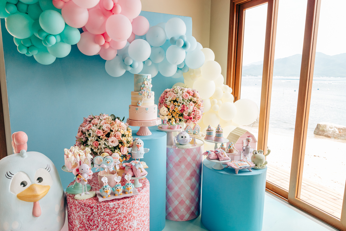 Aniversário infantil decoração luxo galinha pintadinha 1 ano em florianopolis  palhoça sc scotti produções fotografa thayane peters fotografia especializada em familias doces personalizados